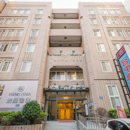Апарт отель Taichung Hall Экстерьер фото